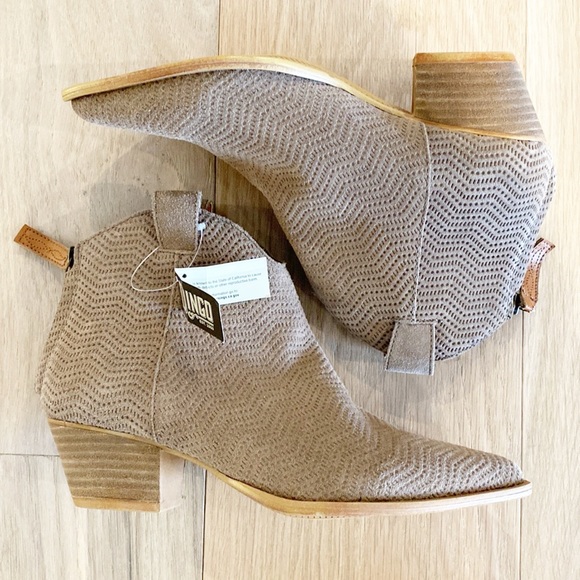 NWOB Dingo Kuster Taupe Suede Western Booties - Picture 3 of 15